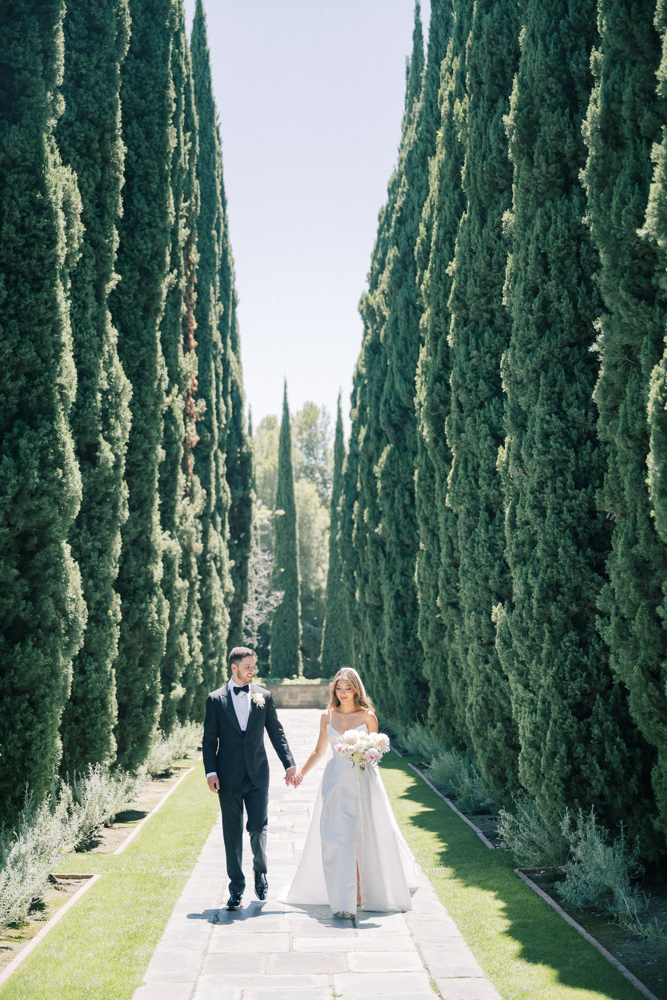 greystone mansion wedding bride and groom photographed by Xenia Park